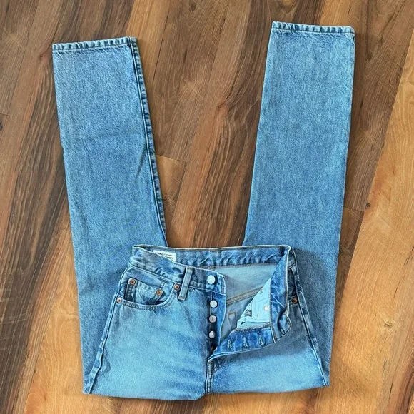 Levis 501 Jeans - Picture 4 of 4